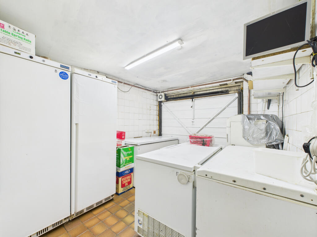 CAM02909G0-PR0430-STILL011