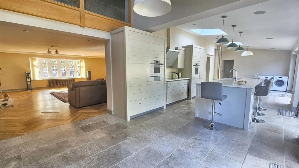 Lounge/Kitchen/Mezzanine