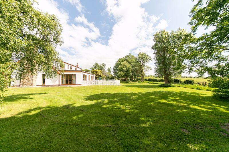 Idyllic countryside location