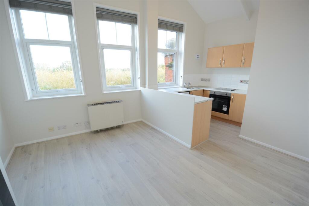 LIVING ROOM / KITCHEN