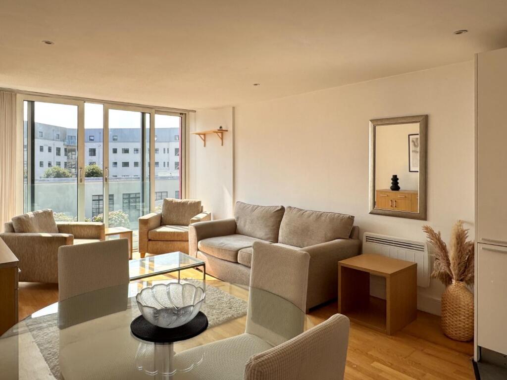 Kitchen/Living/Dining