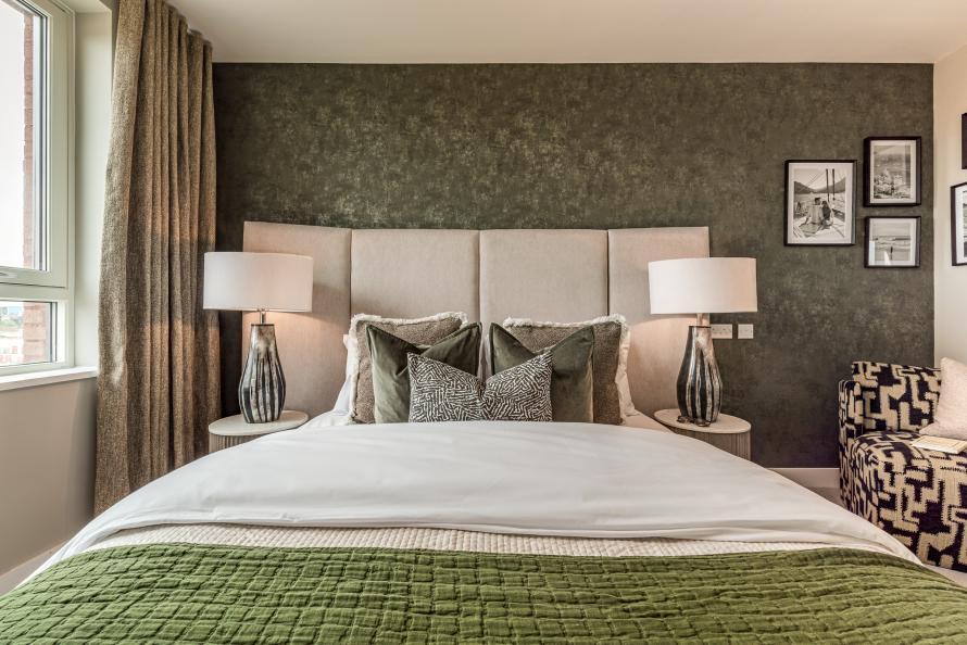 Dagenham Green, Principal