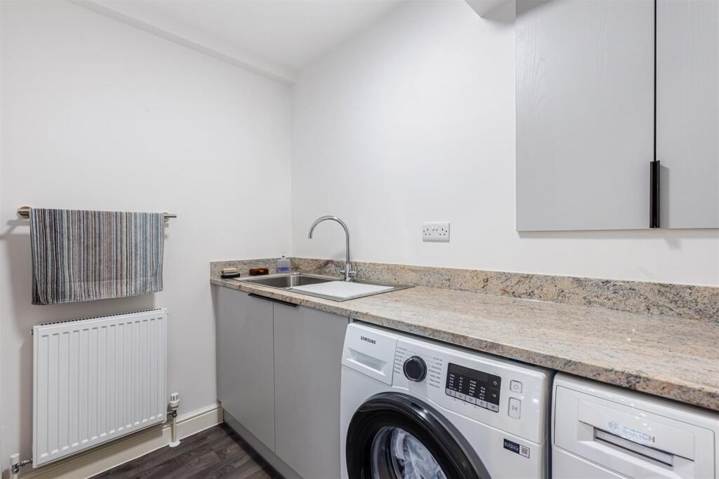 A12 - B5 Shirley Towers Vane Hill Road - 250714.jp