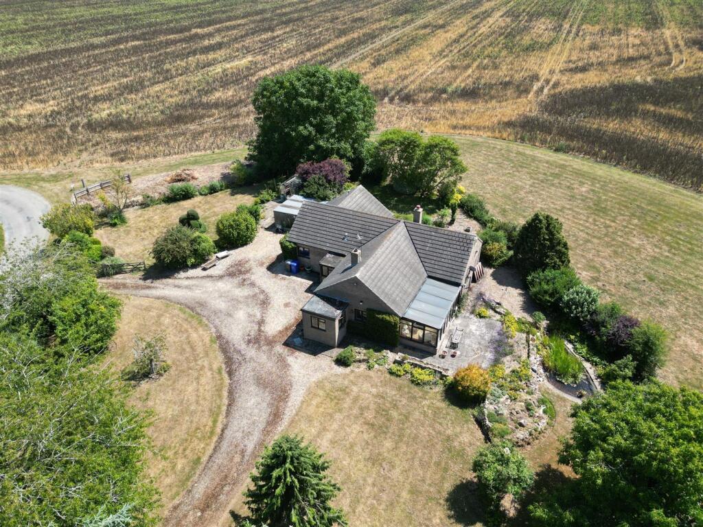 Bungalow - Page 11.JPG