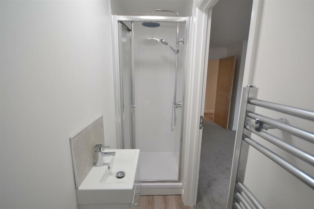 En Suite to Bedroom One
