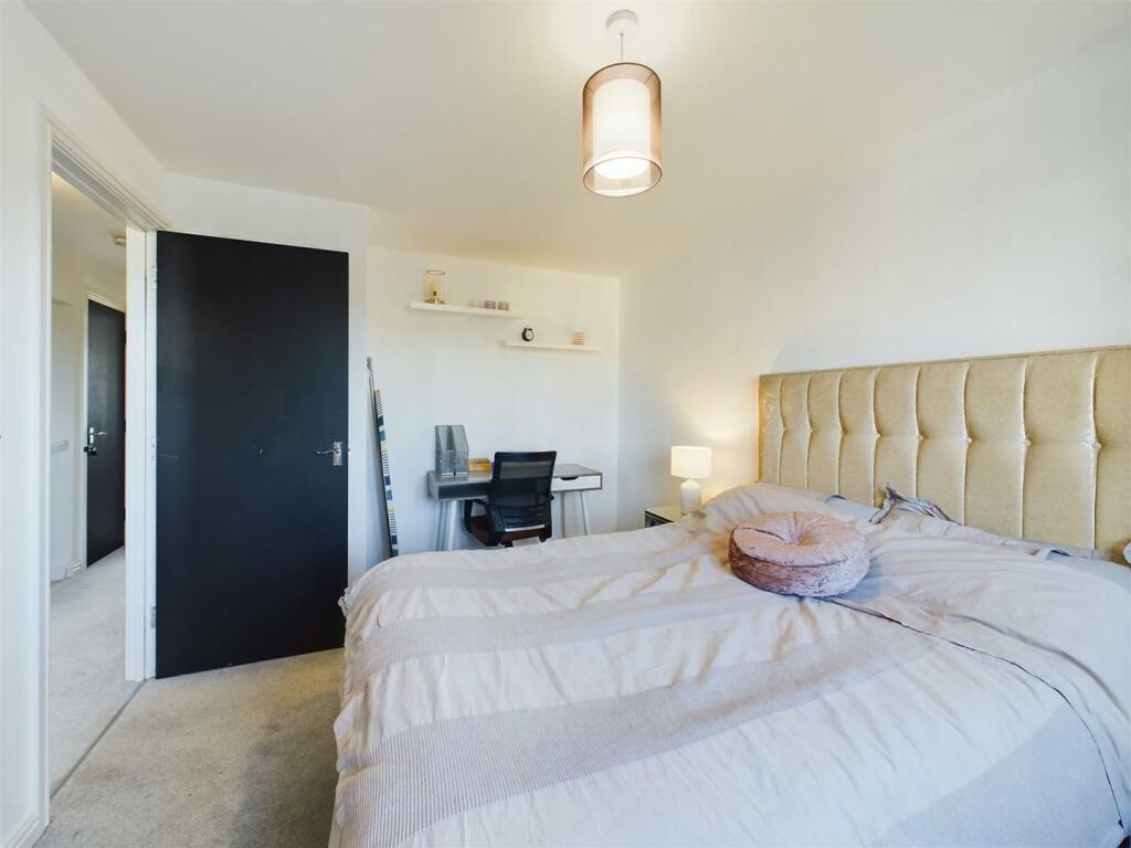CAM03055G0-PR0162-STILL013.jpg