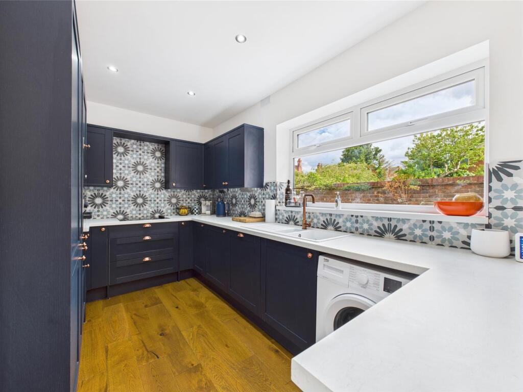 Open plan kitchen/diner: