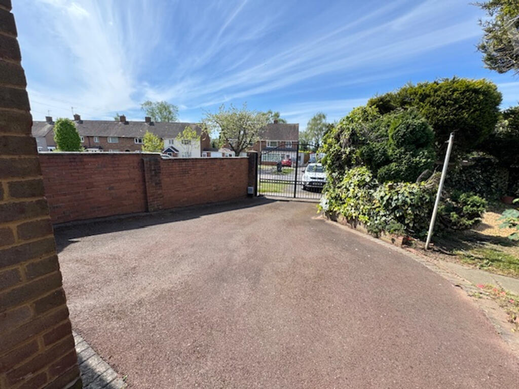 Bradford Road Frontage