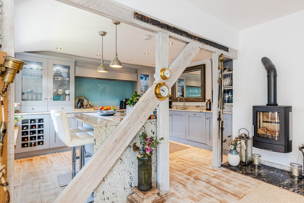 A33 - Flat 1 Heron Creek, Newton Ferrers - 250929