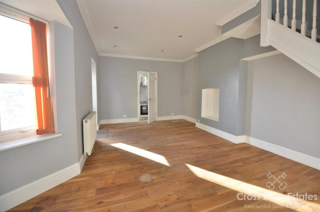 Sitting Room/Dining Room