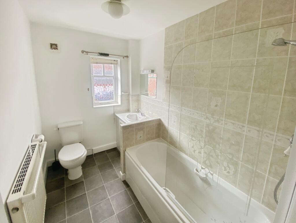 pbox-bathroom-310498.jpg