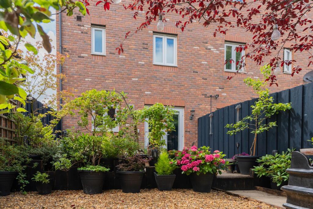 36 Regency Walk-37.jpg