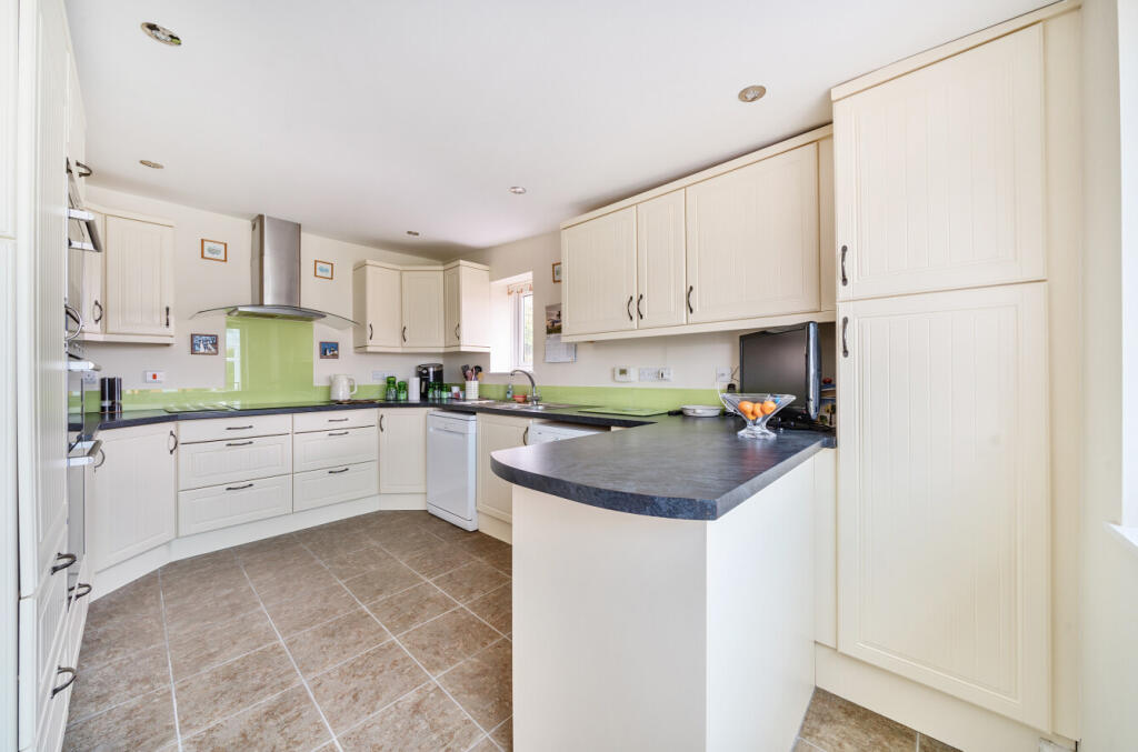 Staple Cross Seddons