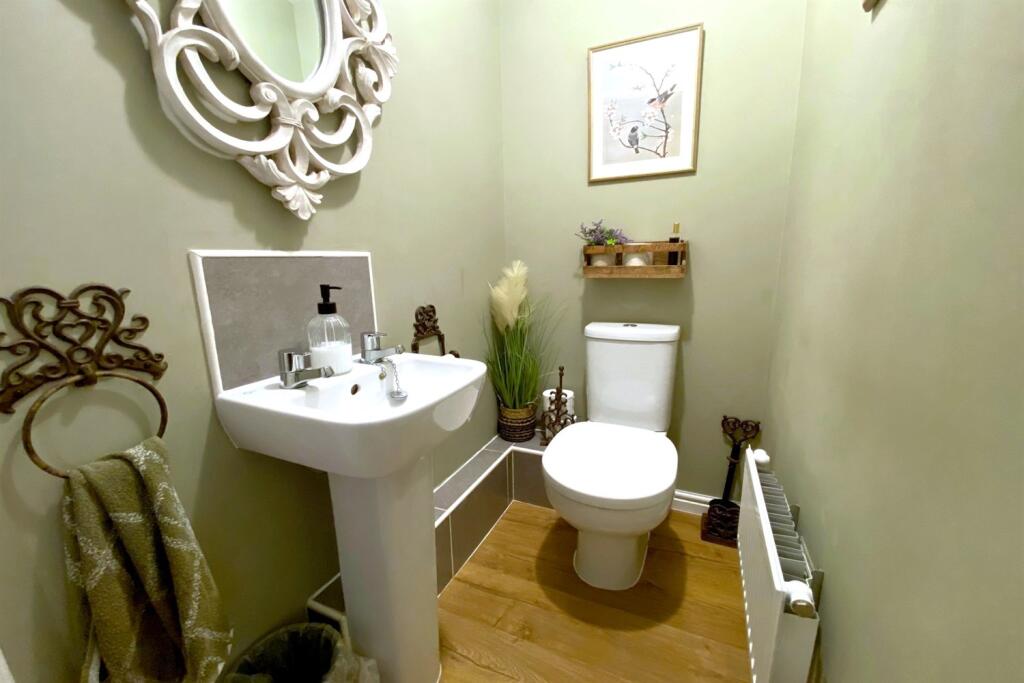 WC (Ground Floor)