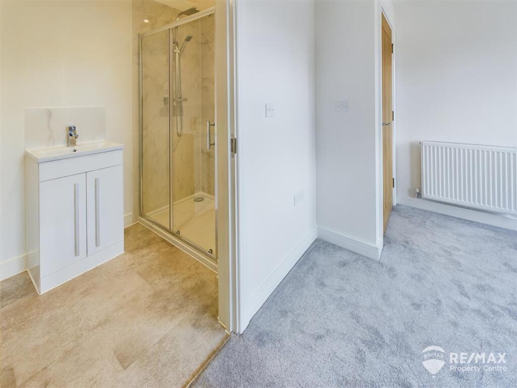 En-Suite Shower Room (2).jpg