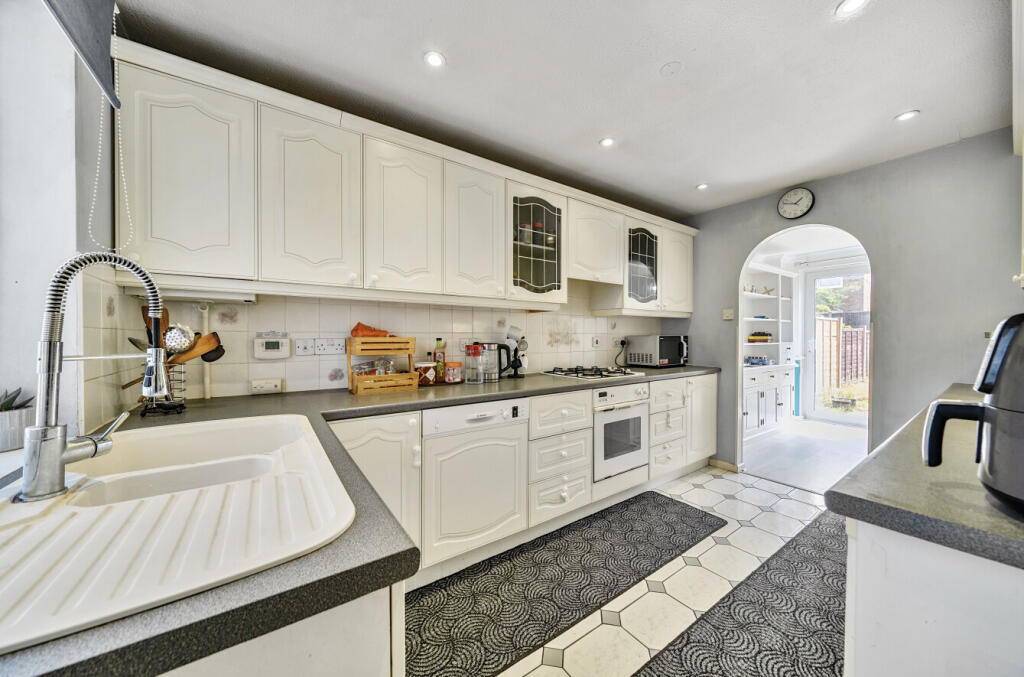 1318189-17-6863ed...