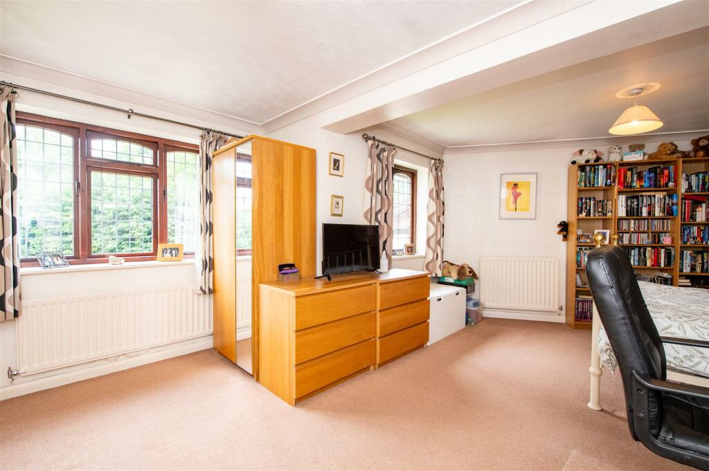 18 Kenilworth Drive internals-5.JPG