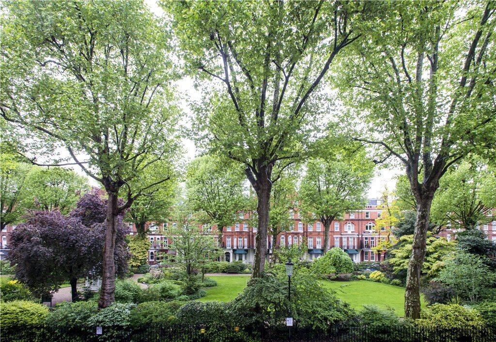Barkston Gardens