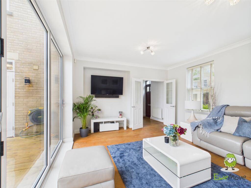 CAM03778G0-PR0218-STILL016