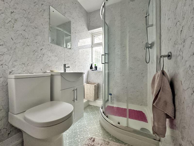 SHOWER ROOM