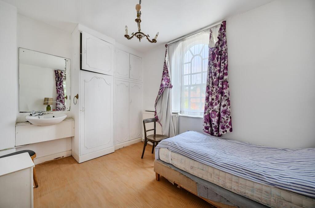 Davidson Frost-Wellings, DFW, Brockley Ave, Bedroo