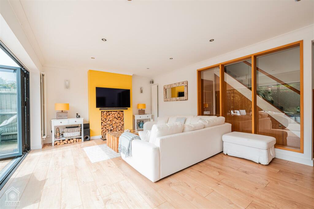 7 Ariel Close-21.jpg