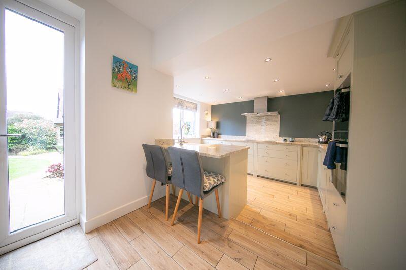 Kitchen &amp; breakfast room