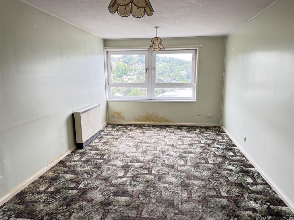 Lounge Dining Area