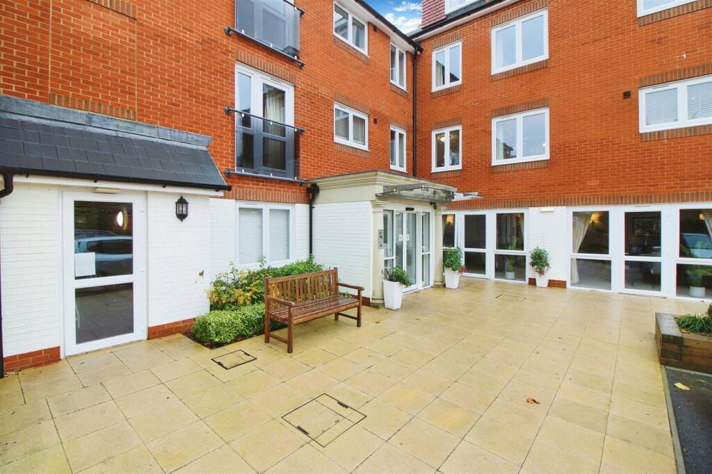 Owners Patio Area.jpg