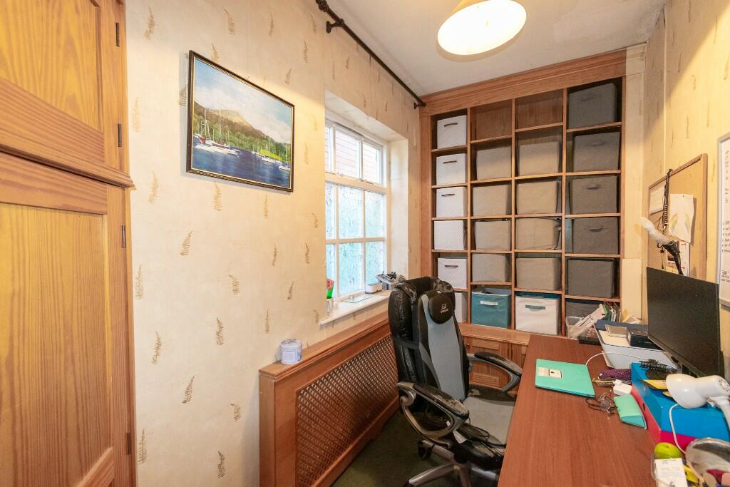 Bedroom/Office