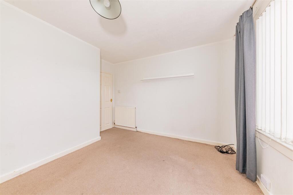 28 Ballindean Crescent Dundee-8.JPG