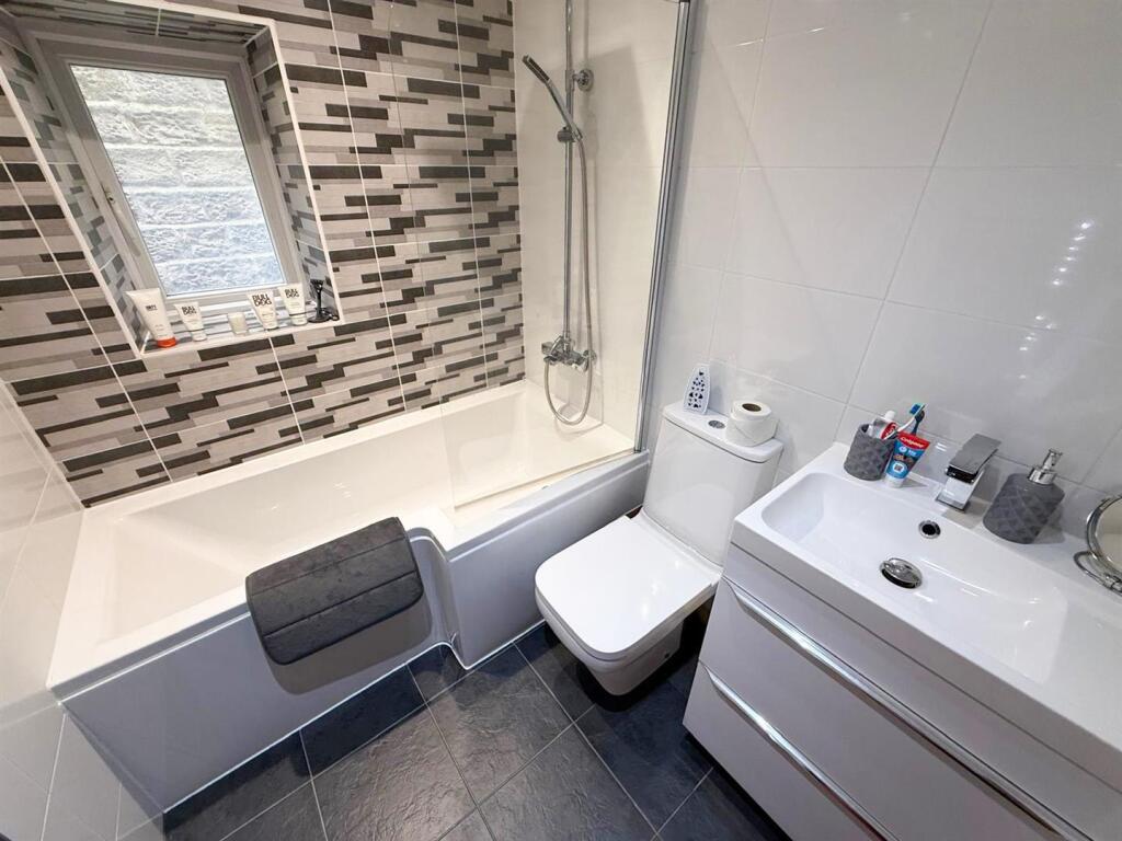 2 bed end terrace Silsden