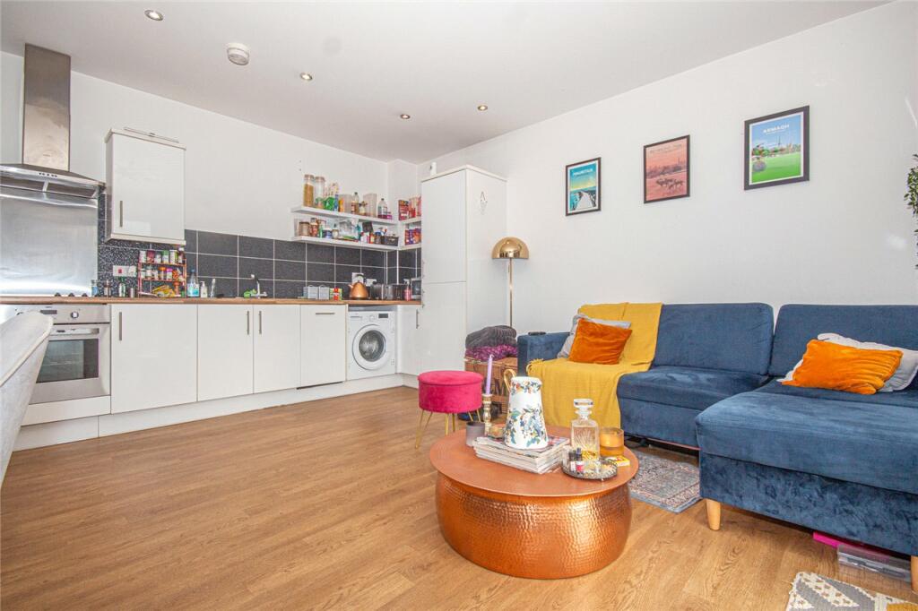 Lounge/Kitchen