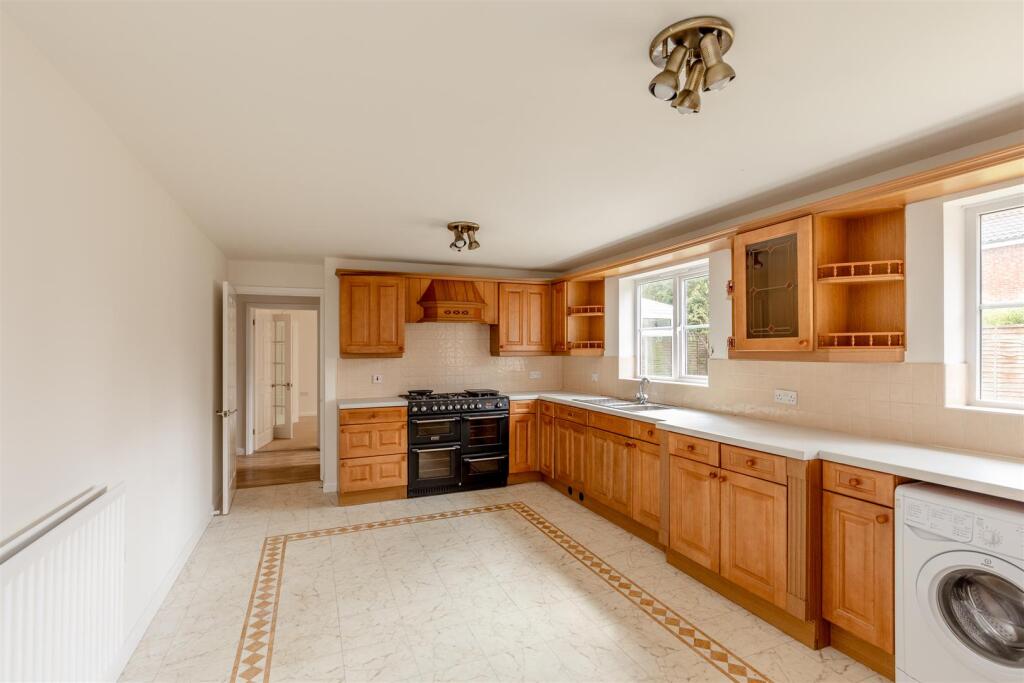 Home Farm Way, Easter Compton Kitchen 5.jpg