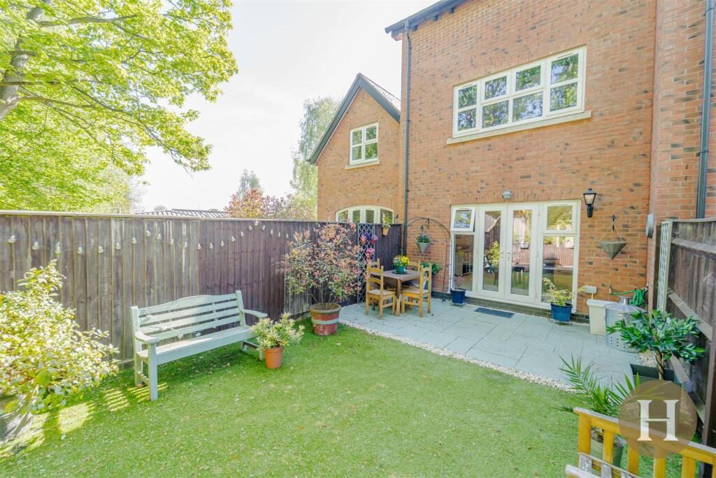 Hadleigh Estate Agents-38.jpg