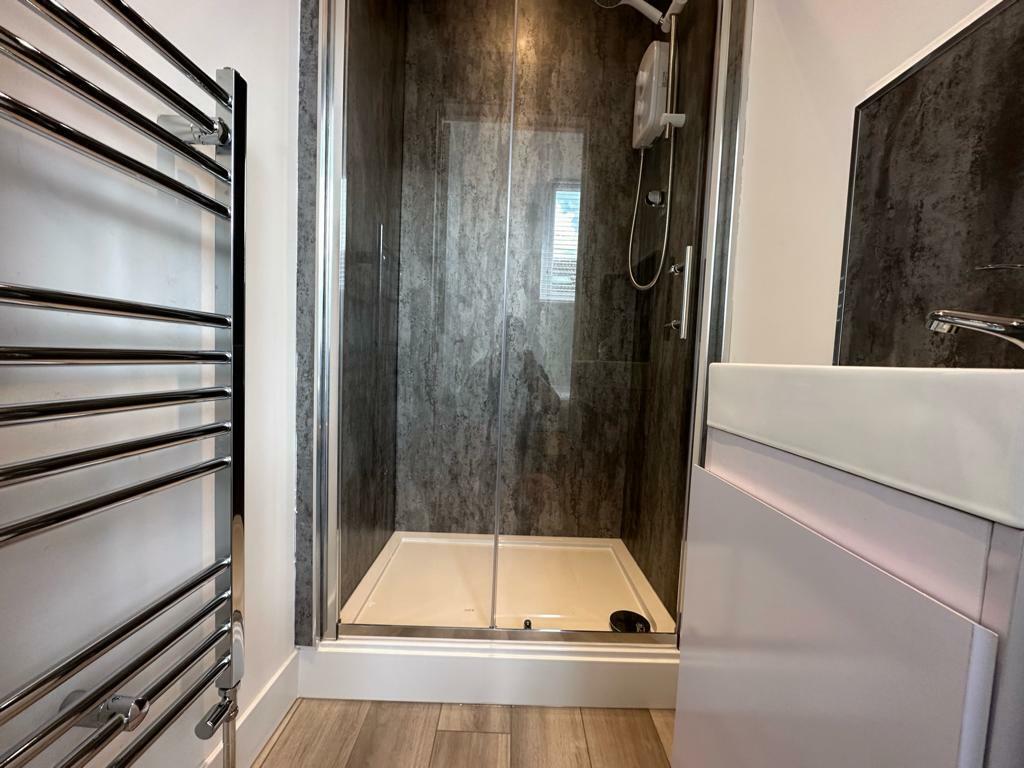 7B 2023 Ensuite 4.jpg