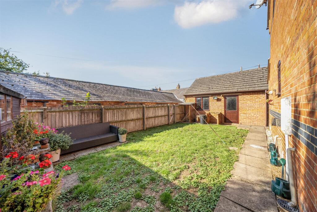 Kudamanta, Caldecote (6).jpg