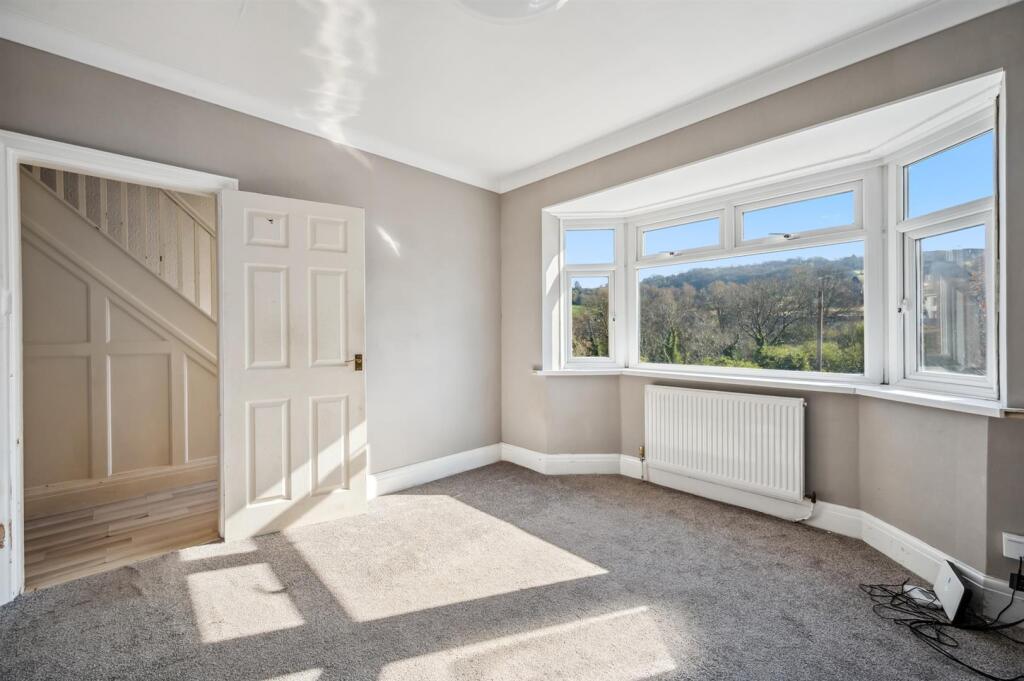 Sitting Room to inner hallway.jpg