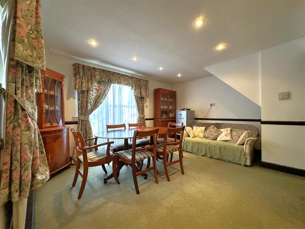 Living/Dining Area 172