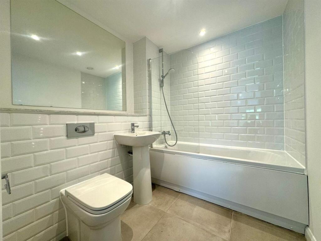 Ensuite 2..jpeg