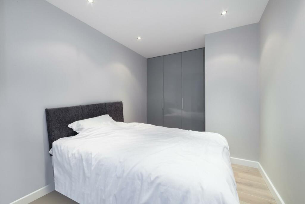 bedroom.jpg