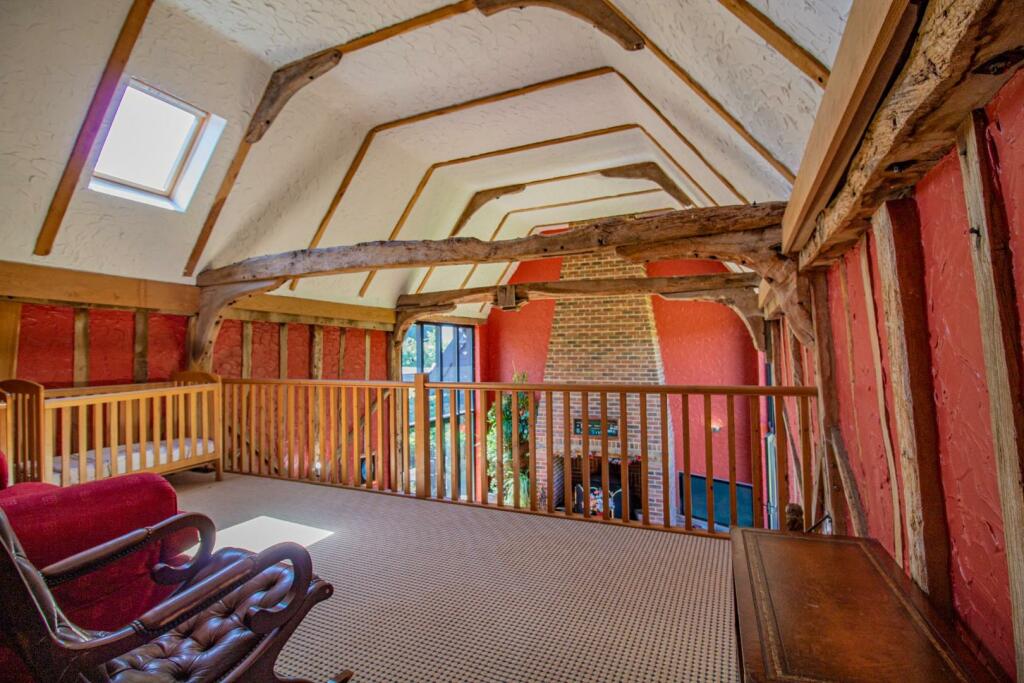 2 Clamp Farm Barns [Mezzanine].jpg