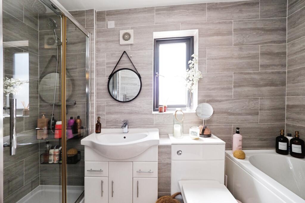 Large Family Bathroom