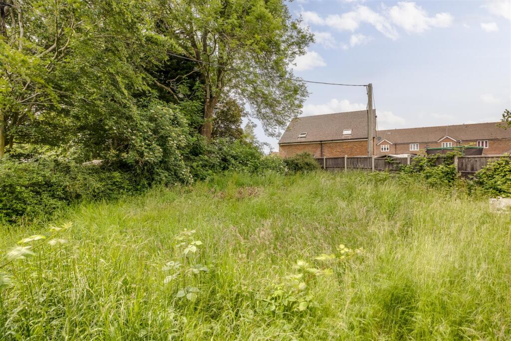 2 Elizabeth Road, HP14 3QT-7.jpg