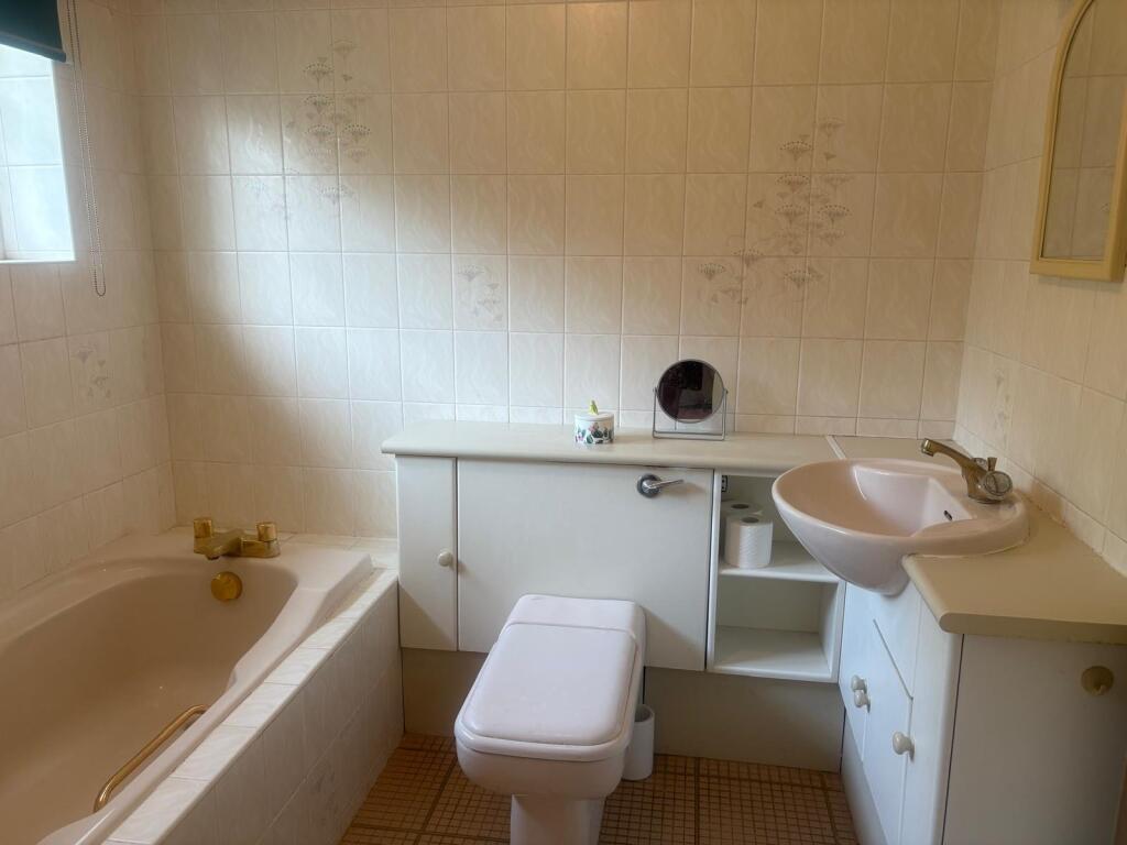 Ensuite Bathroom