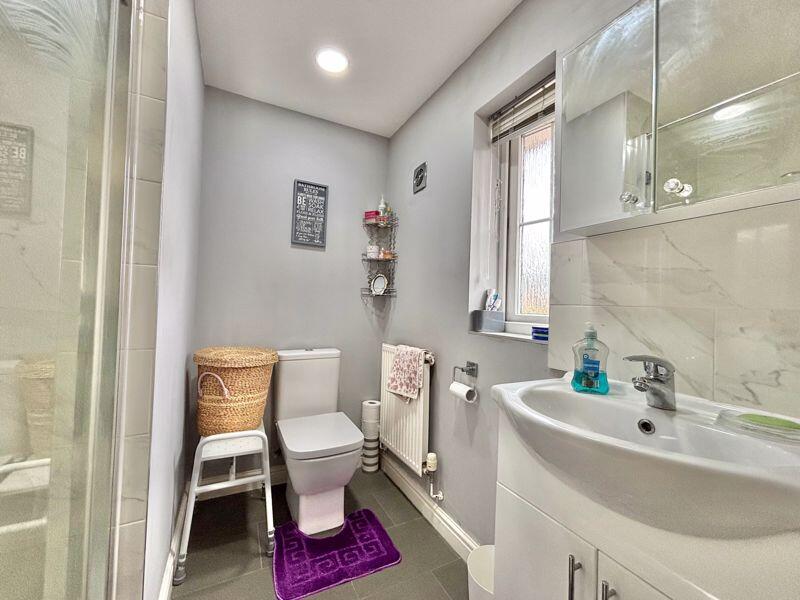 Photo 33