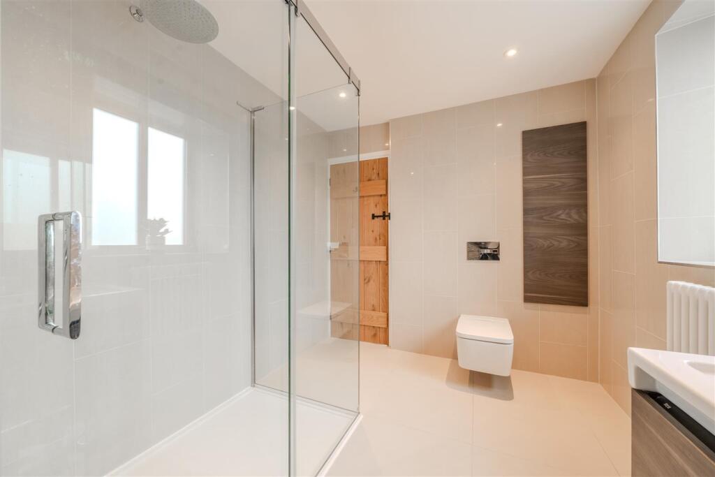 Bathroom-3.jpg
