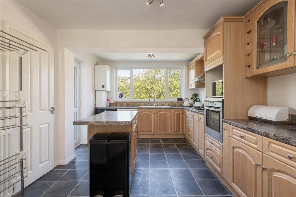 10 Birchfields kitchen1.jpg