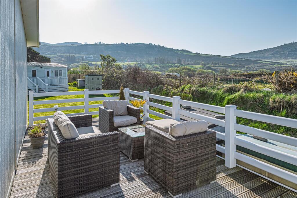 R19 BACK DECKING