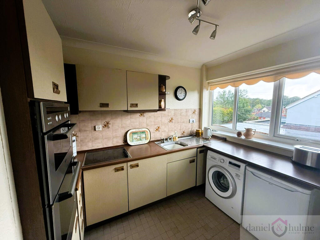 Kitchen 5.jpeg